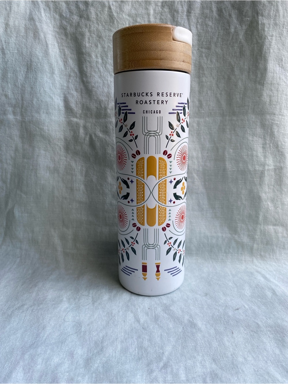 Starbucks Reverse Roastery Chicago Welly bottle 20oz bamboo lid travel bottle